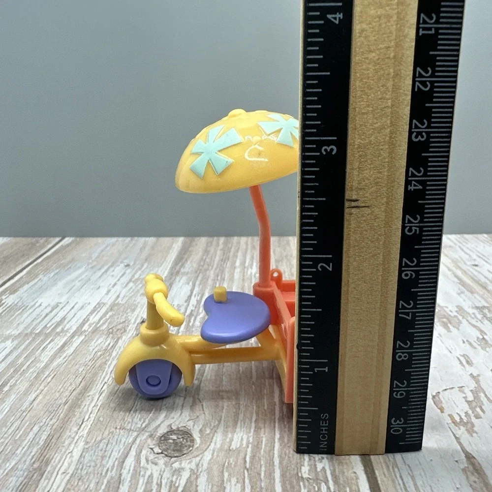 Littlest Pet Shop LPS #1846 Pets On The Go 2010 Tricycle Ice‎ Cream Cart
